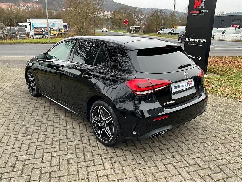 Gebraucht Mercedes A250 AMG line 160 PS (117 kW) 2020 Schwarz Limousine