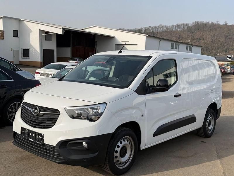Gebraucht Opel Combo 131 PS (96 kW) 2022 Weiß Van / Kleinbus