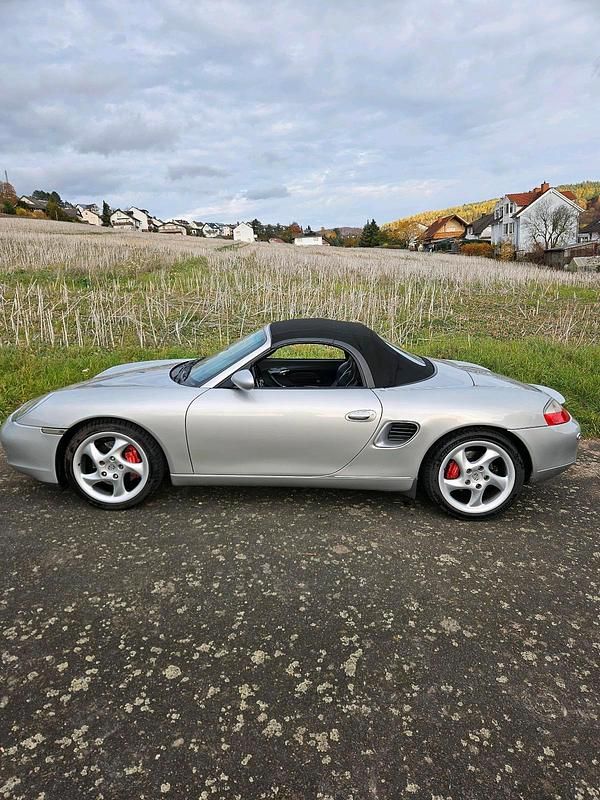 Silber Gebraucht 2002 Porsche 986 Boxster Cabrio | 16.499 € - Bild 1/4