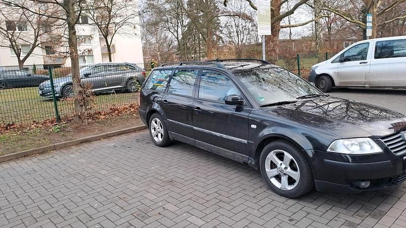 Gebraucht VW Passat 116 PS (85 kW) 2003 Schwarz Kombi