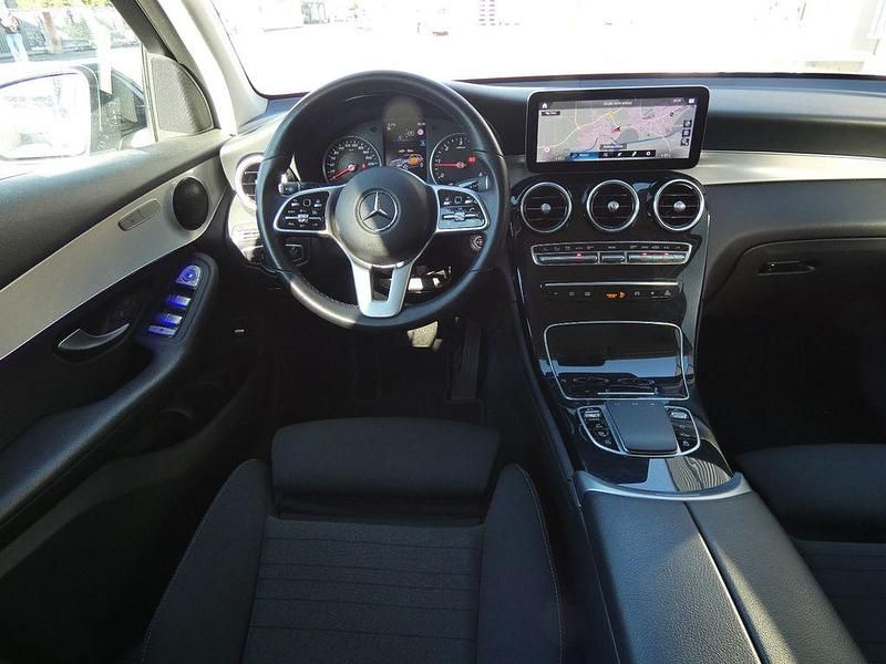 Gebraucht Mercedes GLC200 163 PS (119 kW) 2022 Grau SUV