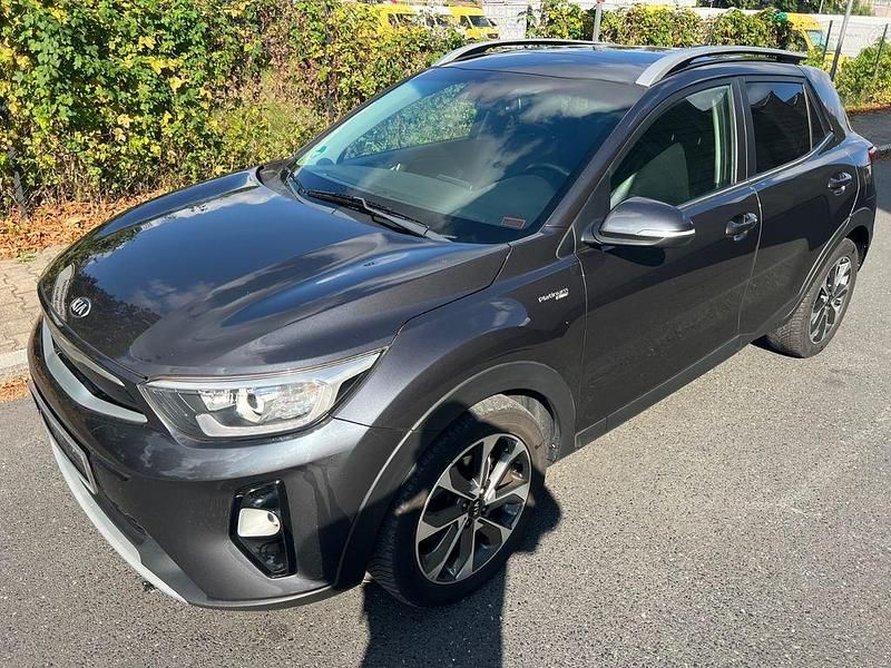 Schwarz Gebraucht 2017 Kia Stonic Platinum Edition SUV | 9.750 € (Fairer Preis) - Bild 1/4