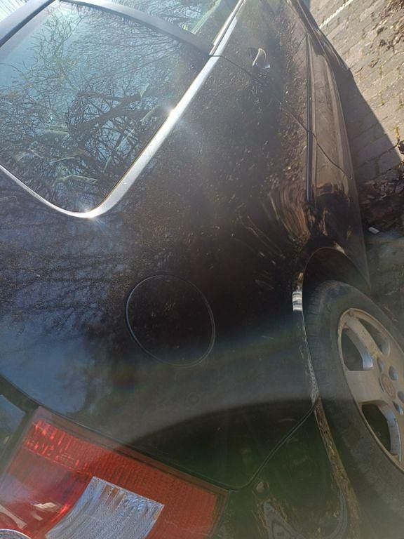 Gebraucht VW Polo Basis 75 PS (55 kW) 2004 Schwarz Kleinwagen