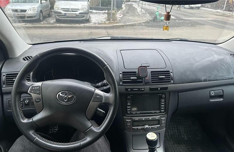 Gebraucht Toyota Avensis 2007 Silber Kombi