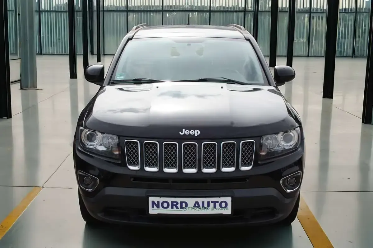 Gebraucht Jeep Compass 163 PS (119 kW) 2014 Schwarz SUV