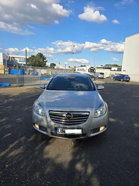 Gebraucht Opel Insignia Innovation 160 PS (117 kW) 2011 Grau Kombi