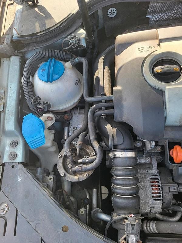 Gebraucht VW Passat 140 PS (102 kW) 2006 Grau Kombi