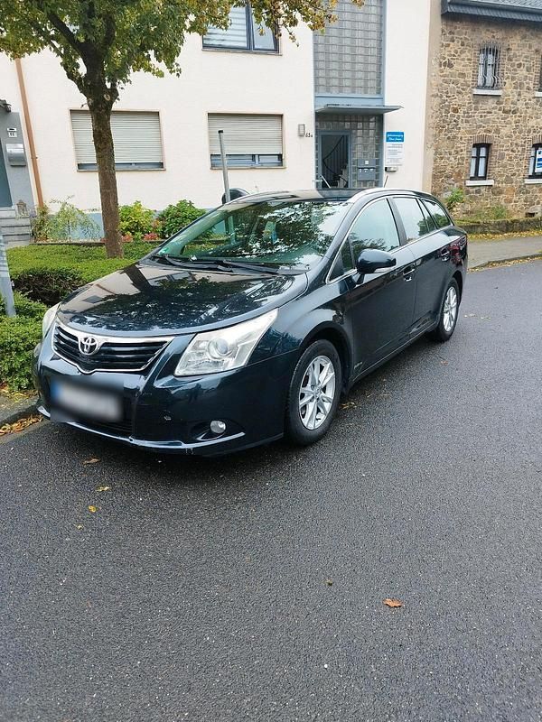 Gelb Gebraucht 2010 Toyota Avensis T2 Kombi | 3.999 € (Fairer Preis) - Bild 1/4