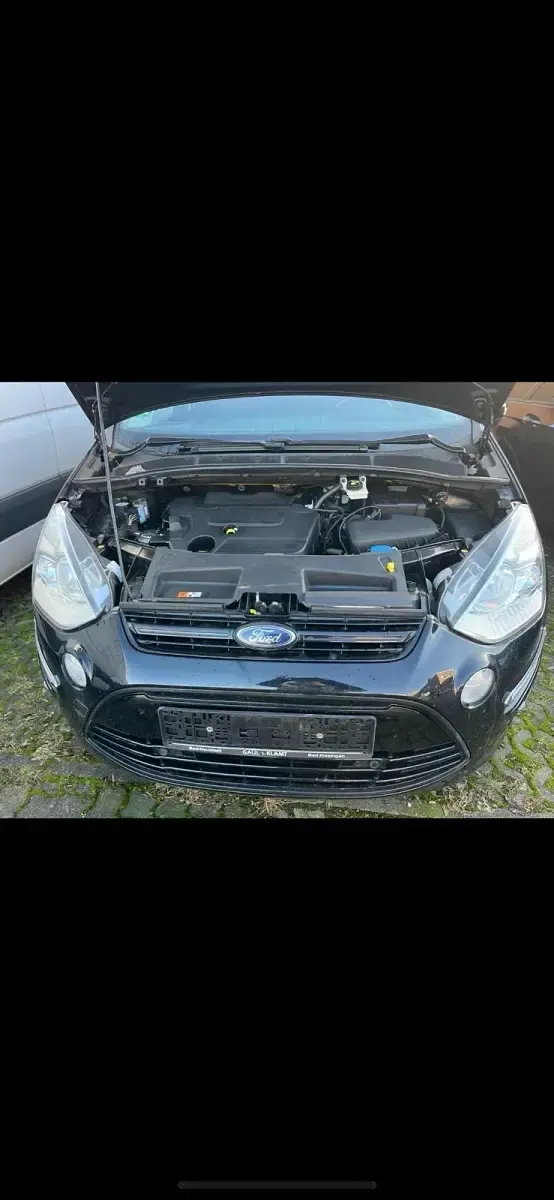 Gebraucht Ford S-MAX 140 PS (102 kW) 2012 Schwarz Van / Kleinbus