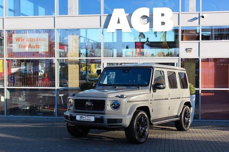 Grau Gebraucht 2022 Mercedes G500 AMG line SUV | 109.900 € - Bild 1/4