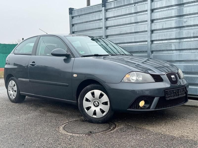 Grau Gebraucht 2007 Seat Ibiza Sport Limousine | 1.499 € (Fairer Preis) - Bild 1/4