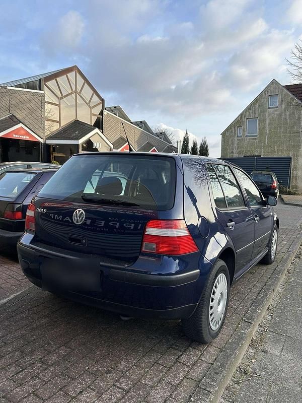 Gebraucht VW Golf IV 75 PS (55 kW) 2003 Blau Kleinwagen