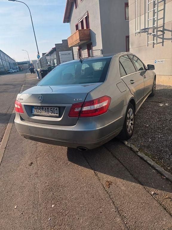 Gebraucht Mercedes E300 232 PS (170 kW) 2012 Grau Limousine
