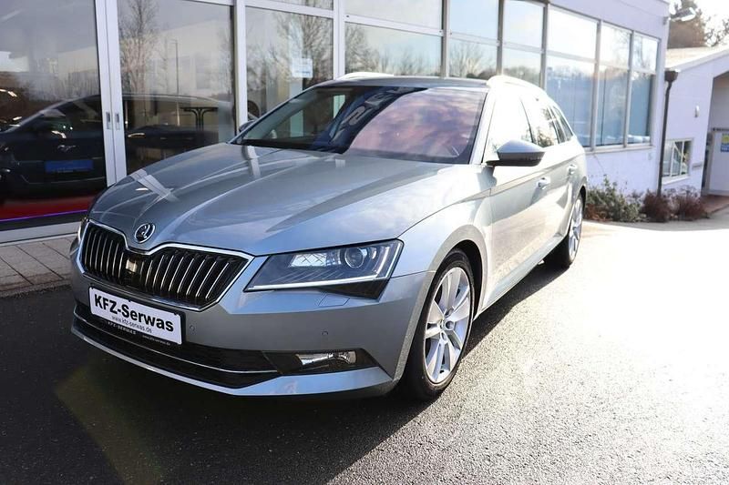 Gebraucht Skoda Superb Style 190 PS (139 kW) 2015 Business grau metallic Kombi