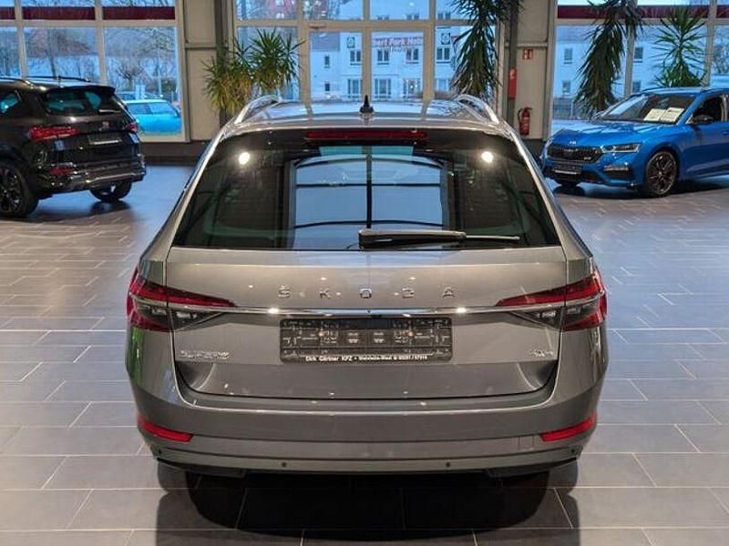 Gebraucht Skoda Superb Style 200 PS (147 kW) 2022 Grau Kombi