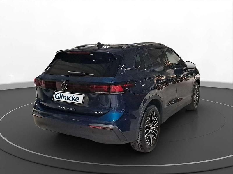 Neu VW Tiguan 150 PS (110 kW) 2025 Blau SUV