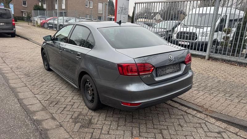 Gebraucht VW Jetta Highline 150 PS (110 kW) 2013 Grau Limousine