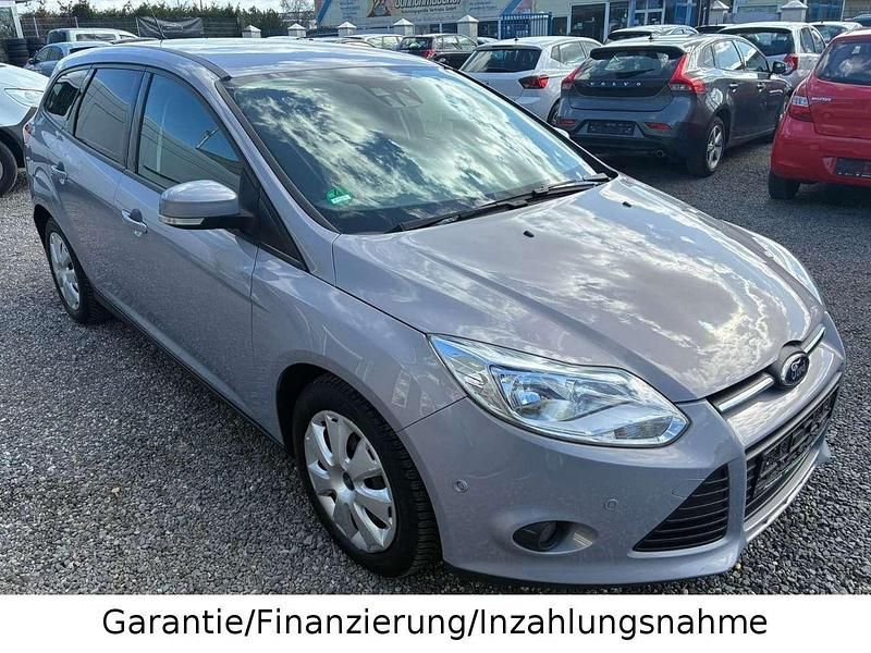 Gebraucht Ford Focus Trend 116 PS (85 kW) 2013 Dark micastone Kombi