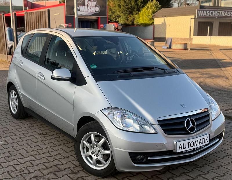 Gebraucht Mercedes A160 95 PS (69 kW) 2012 Silber Kleinwagen