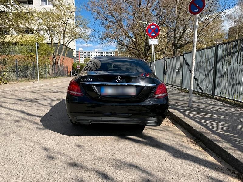 Gebraucht Mercedes C220 194 PS (142 kW) 2018 Schwarz Limousine