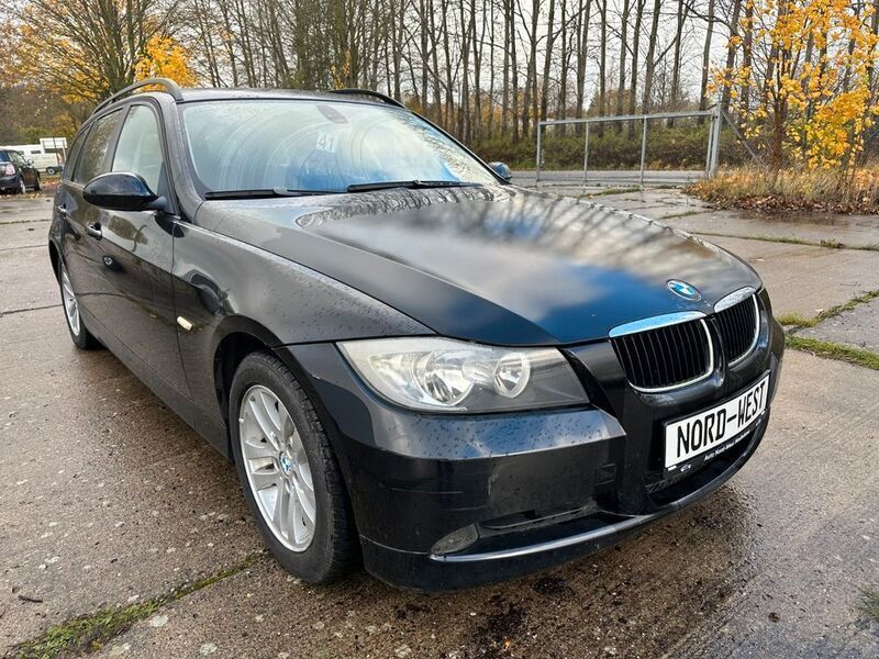 Gebraucht BMW 320 Advantage 170 PS (125 kW) 2008 Schwarz Kombi