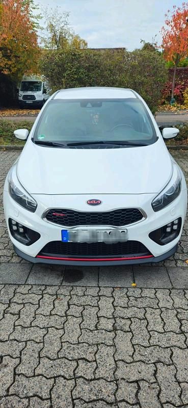 Weiß Gebraucht 2014 Kia Ceed GT Limousine | 10.900 € (Guter Preis) - Bild 1/4