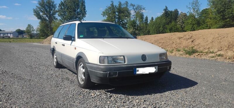 Weiß Gebraucht 1992 VW Passat Kombi | 9.999 € - Bild 1/4