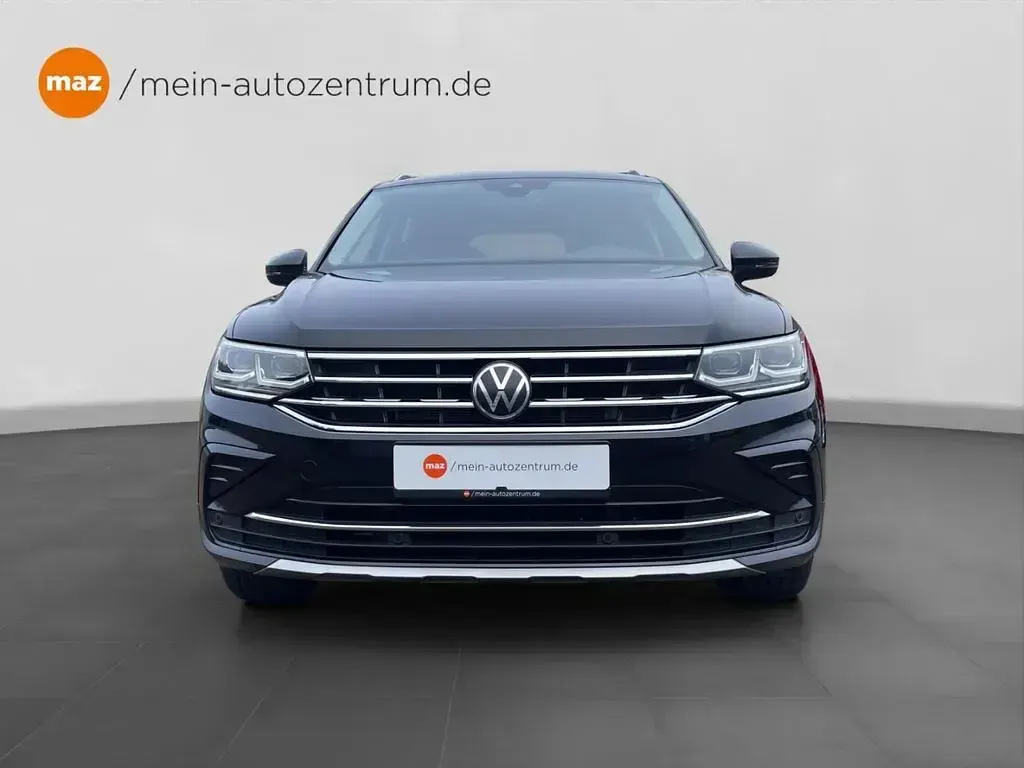 Gebraucht VW Tiguan Elegance 245 PS (180 kW) 2022 Deep black perleffekt SUV
