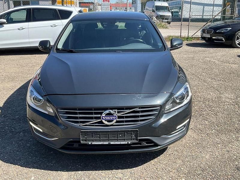 Gebraucht Volvo V60 Summum 152 PS (111 kW) 2017 Grau Kombi
