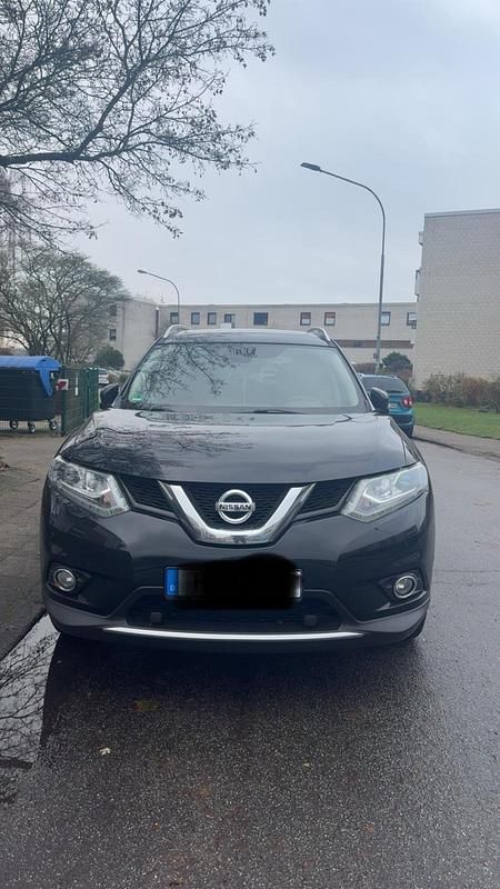 Schwarz Gebraucht 2016 Nissan X-Trail SUV | 11.000 € - Bild 1/4