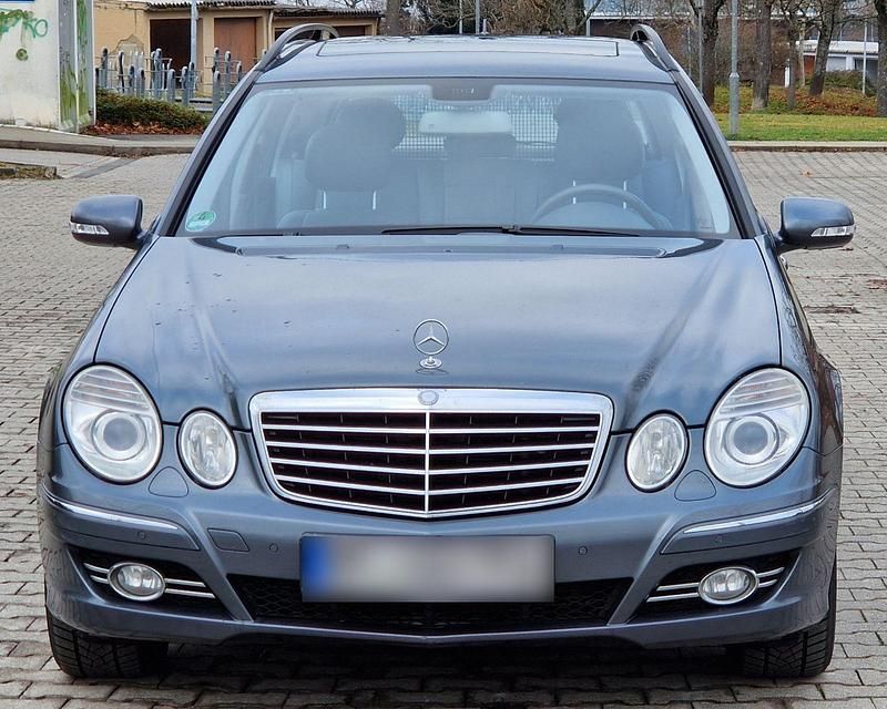 Gebraucht Mercedes E280 Avantgarde 190 PS (139 kW) 2008 Grau Kombi