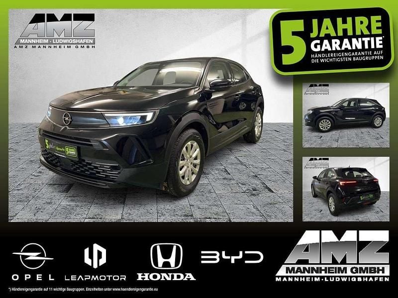 Gebraucht Opel Mokka-e Edition 100 kW (136 PS) 2023 Lackierung schwarz perla nera/ SUV