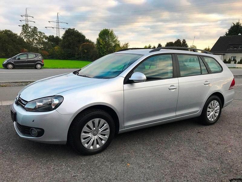 Gebraucht VW Golf VI Trendline 105 PS (77 kW) 2011 Silber Kleinwagen