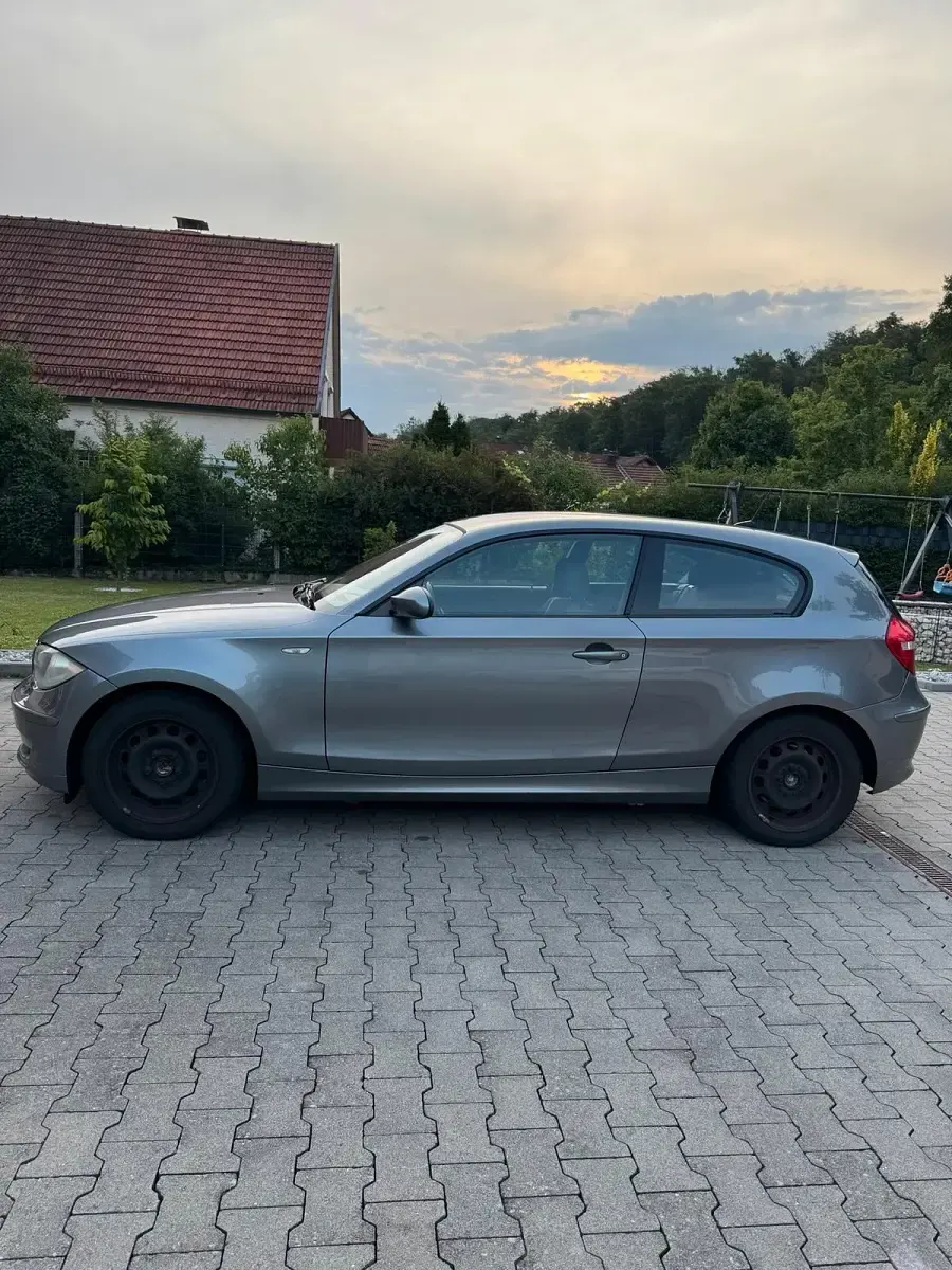 Gebraucht BMW 118 143 PS (105 kW) 2009 Grau Kleinwagen