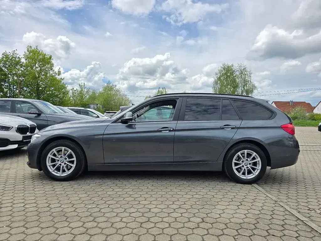 Gebraucht BMW 320 Advantage 184 PS (135 kW) 2018 Grau Kombi