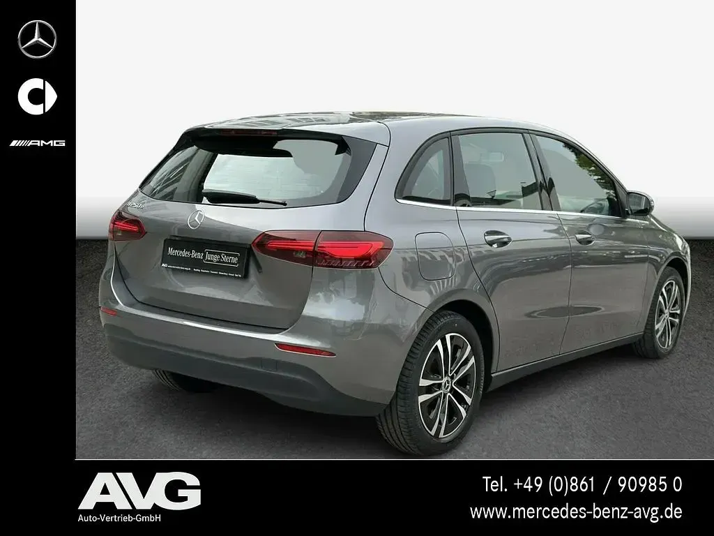 Gebraucht Mercedes B250 163 PS (119 kW) 2023 Grau Kleinwagen