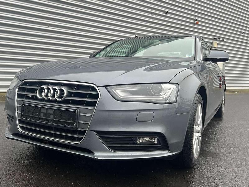 Gebraucht Audi A4 Ambition 190 PS (139 kW) 2014 Grau monsungrau Limousine