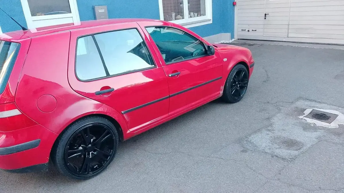 Używany VW Golf IV 75 KM (55 kW) 2002 Czerwony Hatchback
