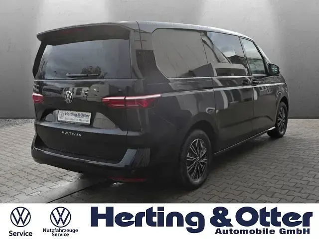Neu VW Multivan Basis 150 PS (110 kW) 2025 Schwarz Van / Kleinbus