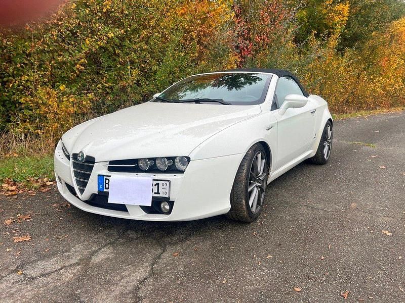 Weiß Gebraucht 2010 Alfa Romeo Spider Cabrio | 16.700 € (Teuer) - Bild 1/4