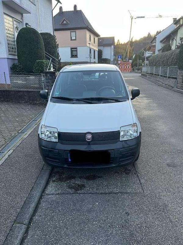 Weiß Gebraucht 2010 Fiat Panda Active Kombi | 2.590 € - Bild 1/4