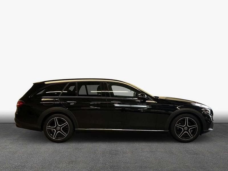 Gebraucht Mercedes E220 200 PS (147 kW) 2023 Schwarz Kombi