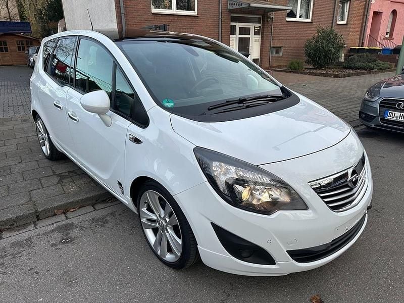 Gebraucht Opel Meriva Design Edition 140 PS (102 kW) 2012 Weiß Van / Kleinbus