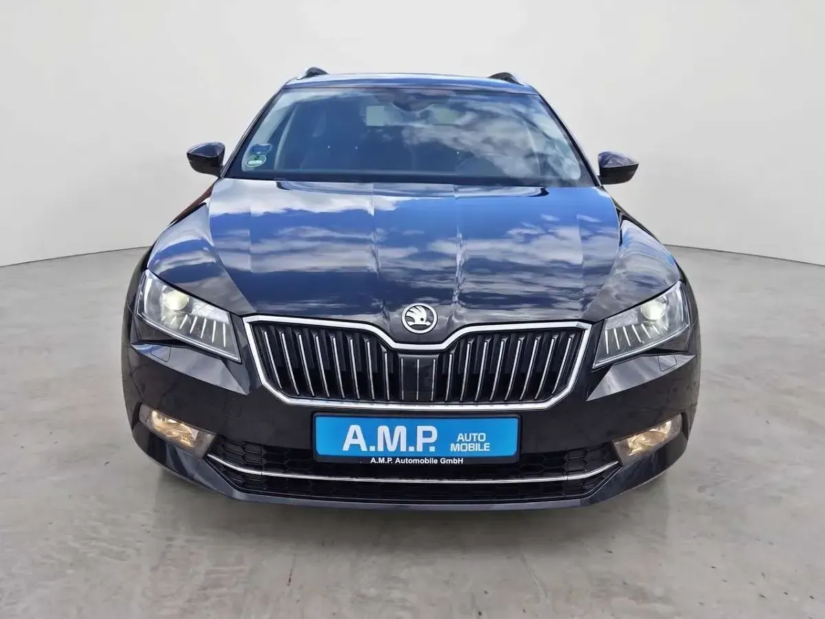 Gebraucht Skoda Superb LAURIN & KLEMENT 190 PS (139 kW) 2016 Cerna magic/black magic Kombi