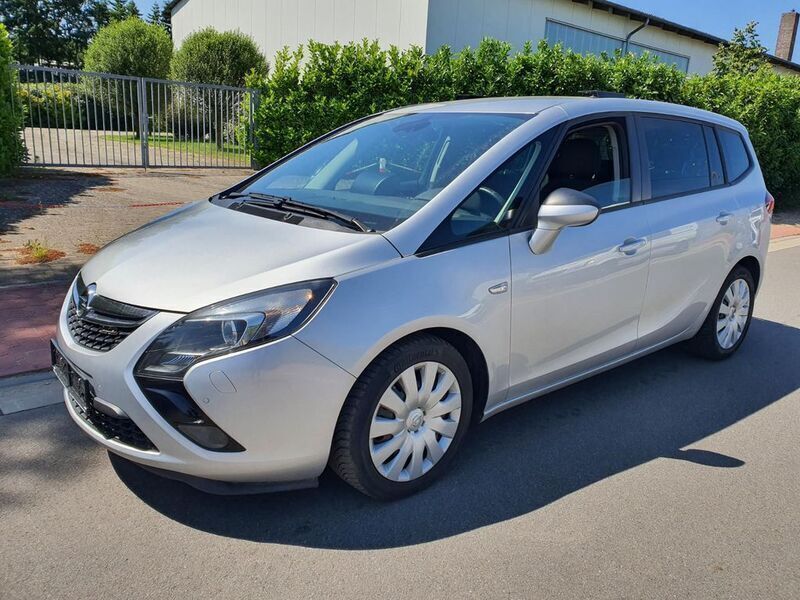 Silber Gebraucht 2016 Opel Zafira Tourer Edition Van / Kleinbus | 6.200 € (Guter Preis) - Bild 1/4