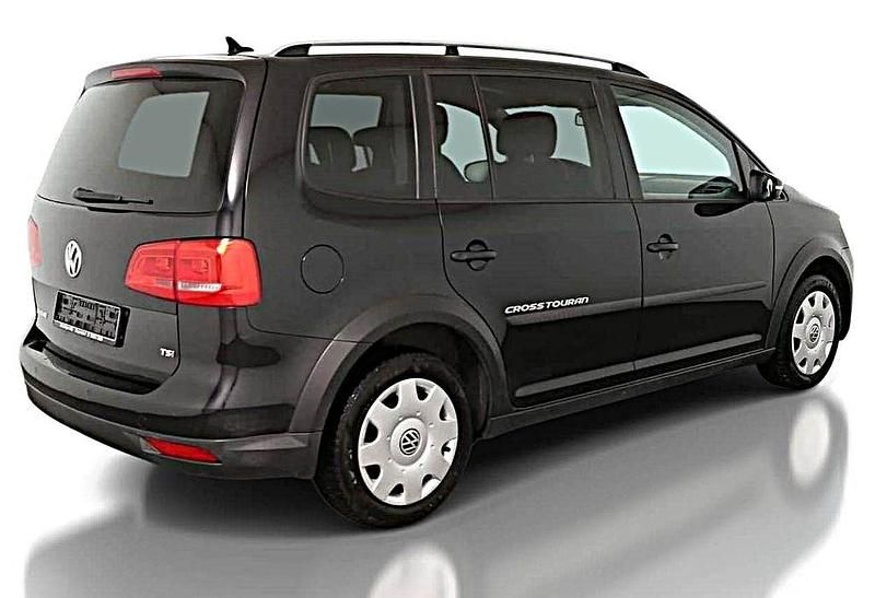 Gebraucht VW Touran Cross 140 PS (102 kW) 2014 Schwarz Van / Kleinbus