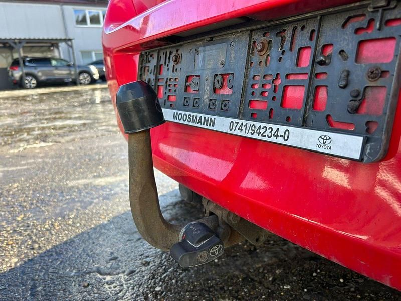 Gebraucht Toyota Yaris 69 PS (50 kW) 2010 Rot Kleinwagen