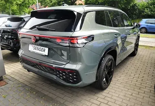 Neu VW Tayron R-line 150 PS (110 kW) 2026 Grün SUV