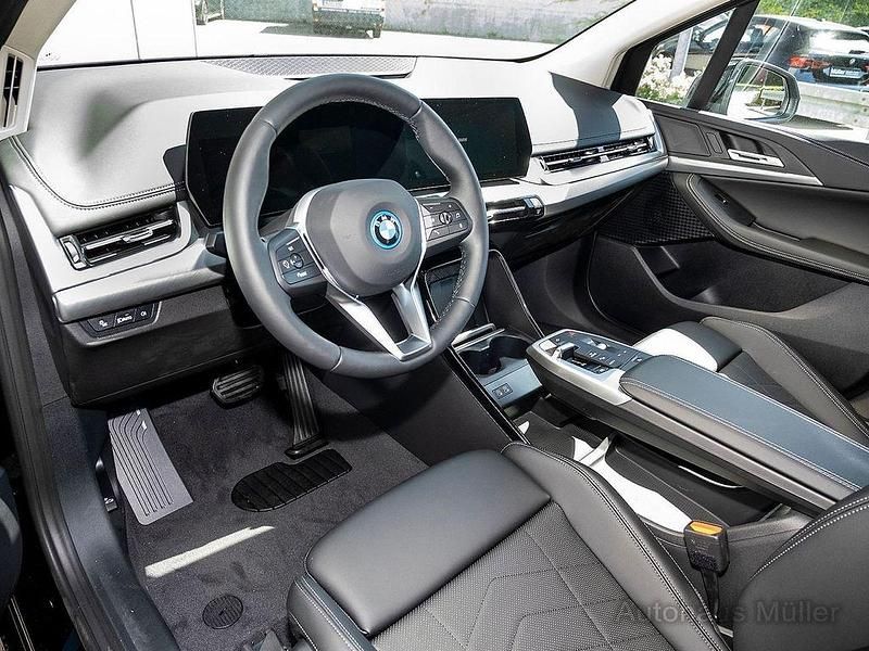 Neu BMW 225 Shadowline 245 PS (180 kW) 2025 Saphirschwarz metallic Van / Kleinbus