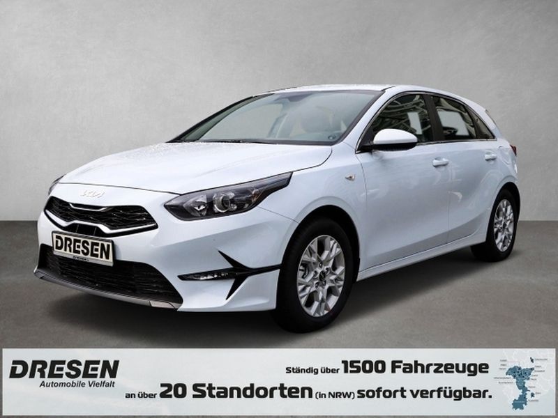 Weiß Neu 2024 Kia Ceed Vision Limousine | 23.980 € (Etwas zu teuer) - Bild 1/4